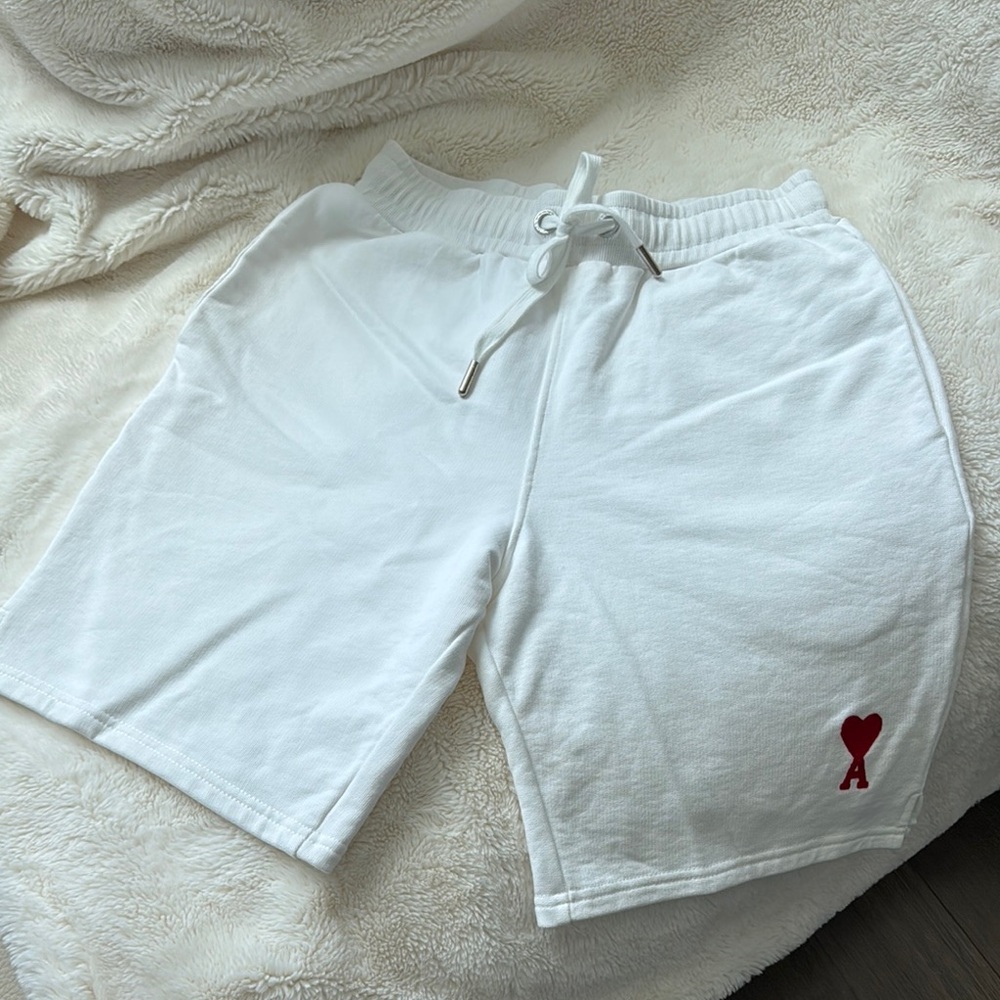 Brand New AMI Unisex White Shorts – Heart Logo